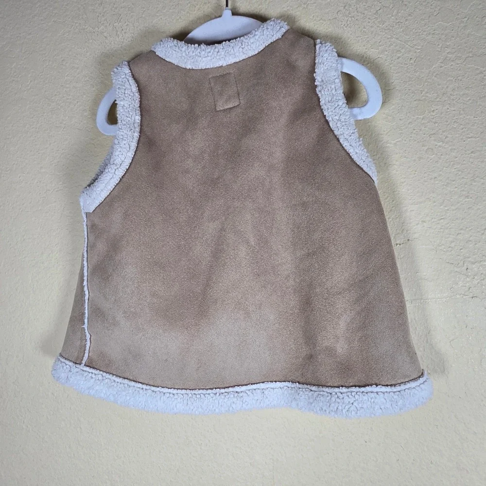 Old Navy Sherpa Vest Creme Caramel Faux Suede sherpa western Toggle Closure 5T